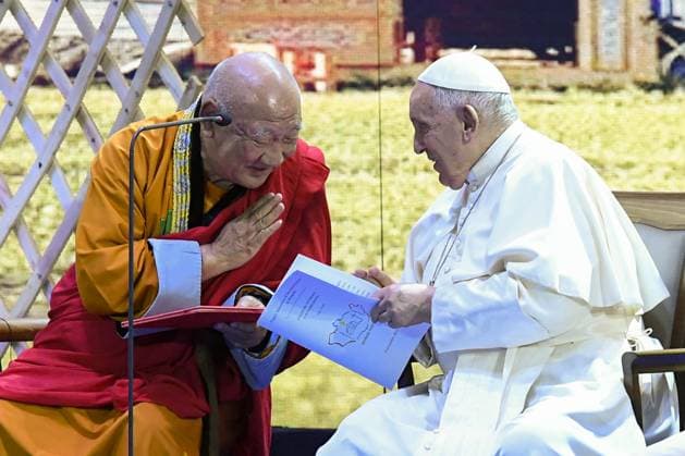 News Themen der Woche KW35 News Bilder des Tages Pope Francis Visits Mongolia Pope Francis presided over an ecumenical and interreligious event in the Hun Theatre in Ulaanbataar, Mongolia on September 3, 2023, in which representatives of Shintoism, Buddhism, Islam, Judaism, Hinduism, Shamanism, and other Christian confessions took part, on the third day of Pope 4-day visit to Mongolia. Photo by (EV) Vatican Media ABACAPRESS.COM Ulaanbataar Mongolia  Copyright: xABACAx 866101_002 ABACAx 866101_002