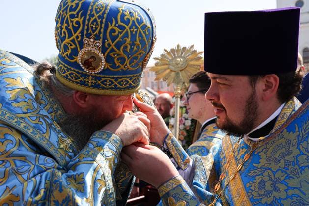 News Themen der Woche KW35 News Bilder des Tages RUSSIA, ROSTOV-ON-DON - SEPTEMBER 3, 2023: Clergymen take part in a religious procession following a divine liturgy celebrating the Our Lady of the Don icon at the Cathedral of the Nativity of the Mother of God. Erik Romanenko TASS  61702928