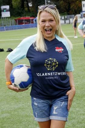 Nova Meierhenrich beim Benefiz Fussballspiel Kicken mit Herz zugunsten der Kinder Herzstation der Universitaetsklinik Eppendorf am 3.09.2023 in Hamburg Kicken mit Herz Benefiz Fussball Event in Hamburg