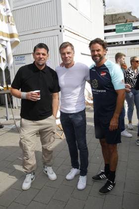 Tim Maelzer, Thomas Helmer und Stephan Luca beim Benefiz Fussballspiel Kicken mit Herz zugunsten der Kinder Herzstation der Universitaetsklinik Eppendorf am 3.09.2023 in Hamburg Kicken mit Herz Benefiz Fussball Event in Hamburg