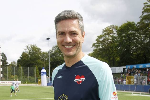 Entertainment Themen der Woche KW35 Entertainment Bilder des Tages Ingo Zamperoni beim Benefiz Fussballspiel Kicken mit Herz zugunsten der Kinder Herzstation der Universitaetsklinik Eppendorf am 3.09.2023 in Hamburg Kicken mit Herz Benefiz Fussball Event in Hamburg *** Ingo Zamperoni at the charity football match Kicken mit Herz for the benefit of the childrens cardiac ward of the University Hospital Eppendorf on 3 09 2023 in Hamburg Kicken mit Herz charity football event in Hamburg 