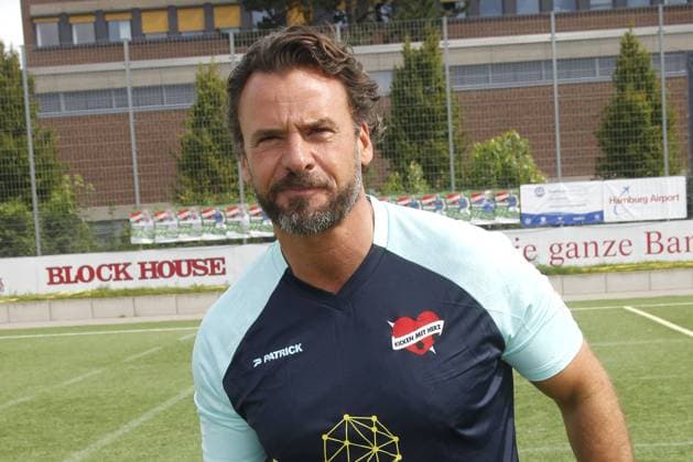 Stephan Luca beim Benefiz Fussballspiel Kicken mit Herz zugunsten der Kinder Herzstation der Universitaetsklinik Eppendorf am 3.09.2023 in Hamburg Kicken mit Herz Benefiz Fussball Event in Hamburg