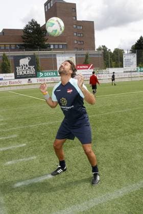 Stephan Luca beim Benefiz Fussballspiel Kicken mit Herz zugunsten der Kinder Herzstation der Universitaetsklinik Eppendorf am 3.09.2023 in Hamburg Kicken mit Herz Benefiz Fussball Event in Hamburg
