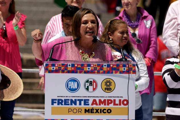 News Themen der Woche KW35 News Bilder des Tages Xochitl Galvez Hailed As Opposition Candidate For 2024 Election - Mexico Mexican Senator and presidential pre-candidate for the Frente Amplio por Mexico party, Xochitl Galvez delivers her speech during a rally to celebrate her designation at the Angel de la Independencia in Mexico City on September 3, 2023. Galvez, a 60-year-old computer engineer and self-made businesswoman, secured the support of the opposition bloc after an internal contest decided by public opinion polling. Photo by Luis Barron Eyepix Group ABACAPRESS.COM Mexico City Mexico City Mexico  Copyright: xBarronxLuis Eyepix ABACAx 866182_002 BarronxLuis Eyepix ABACAx 866182_002