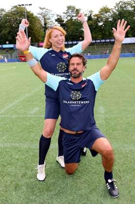 Esther Roling und Stephan Luca beim Benefiz-Fußballspiel Kicken mit Herz 2023 zu Gunsten des Herzzentrums des UKE im Stadiun Hoheluft. Hamburg, 03.09.2023