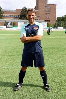 Patrick Bach beim Benefiz-Fußballspiel Kicken mit Herz 2023 zu Gunsten des Herzzentrums des UKE im Stadiun Hoheluft. Hamburg, 03.09.2023