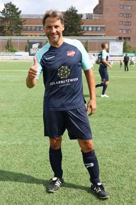 Patrick Bach beim Benefiz-Fußballspiel Kicken mit Herz 2023 zu Gunsten des Herzzentrums des UKE im Stadiun Hoheluft. Hamburg, 03.09.2023