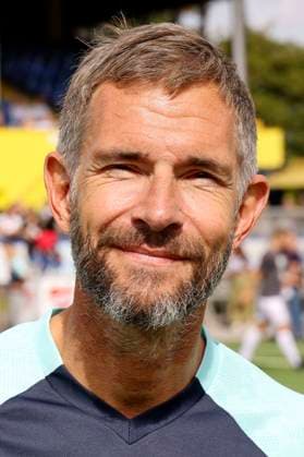 Micky Beisenherz beim Benefiz-Fußballspiel Kicken mit Herz 2023 zu Gunsten des Herzzentrums des UKE im Stadiun Hoheluft. Hamburg, 03.09.2023