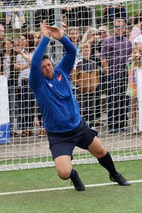Tim Mälzer beim Benefiz-Fußballspiel Kicken mit Herz 2023 zu Gunsten des Herzzentrums des UKE im Stadiun Hoheluft. Hamburg, 03.09.2023