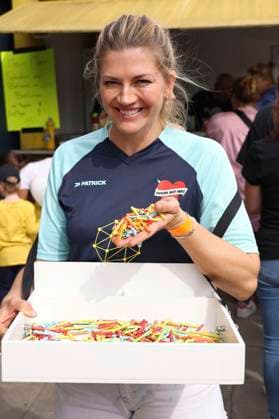 Nina Bott beim Benefiz-Fußballspiel Kicken mit Herz 2023 zu Gunsten des Herzzentrums des UKE im Stadiun Hoheluft. Hamburg, 03.09.2023