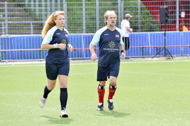 Esther Roling, Bjarne Maedel beim Benefiz Fussballspiel Kicken mit Herz zugunsten der Kinder Herzstation der Universitaetsklinik Eppendorf in Hamburg am 03.09.2023