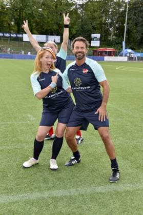 Esther Roling, Bjarne Maedel und Stephan Luca beim Benefiz Fussballspiel Kicken mit Herz zugunsten der Kinder Herzstation der Universitaetsklinik Eppendorf in Hamburg am 03.09.2023