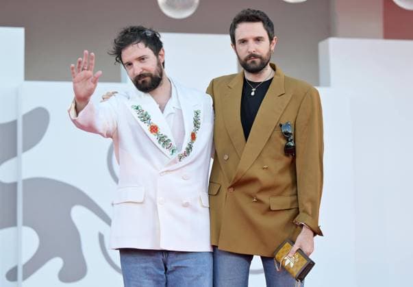 Entertainment Themen der Woche KW36 Entertainment Bilder des Tages September 4, 2023, VENICE, ITALY: Italian filmmakers and brothers Damiano (L) and Fabio D Innocenzo arrive for the premiere of Priscilla during the 80th Venice Film Festival in Venice, Italy, 04 September 2023. The movie is presented in the official competition Venezia 80 at the festival running from 30 August to 09 September 2023. ANSA ETTORE FERRARI. VENICE ITALY  - ZUMAa110 20230904_zaf_a110_099 Copyright: xEttorexFerrarix