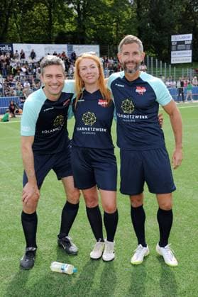 Bilder des Jahres 2023, Entertainment 09 September Ingo Zamperoni, Esther Roling und Micky Beisenherz.15-jähriges Jubiläum vom Benefiz-Fußballspiel KICKEN MIT HERZ, das Duell Promis gegen Ärzte für den guten Zweck im Stadion Hoheluft (SC Victoria Hamburg). Hamburg, 03.09.2023 Bitte Bildunterschrift : IMAGO Michael Wigglesworth *** Ingo Zamperoni, Esther Roling and Micky Beisenherz 15th anniversary of the charity soccer match KICKEN MIT HERZ, the duel celebrities against doctors for a good cause in the stadium Hoheluft SC Victoria Hamburg Hamburg, 03 09 2023 Please caption IMAGO Michael Wigglesworth
