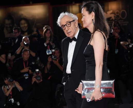 Entertainment Themen der Woche KW36 Entertainment Bilder des Tages September 4, 2023, VENICE: US filmmaker Woody Allen with his wife Soon-Yi Previn, arrive for the premiere of Coup de Chance during the 80th annual Venice International Film Festival, in Venice, Italy, 04 September 2023. The movie is presented out competition at the festival running from 30 August to 09 September 2023. ANSA CLAUDIO ONORATI VENICE  - ZUMAa110 20230904_zaf_a110_138 Copyright: xClaudioxOnoratix