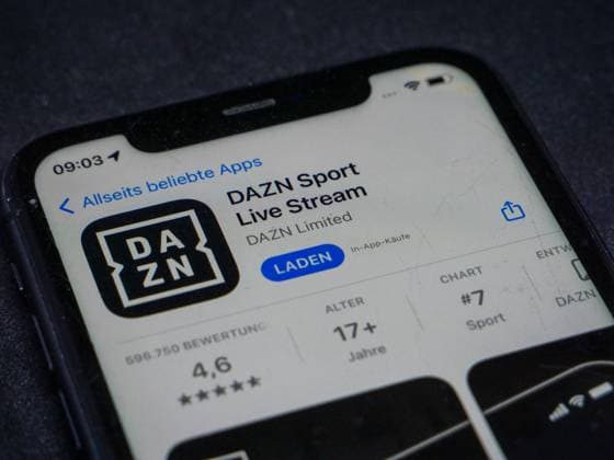 App Store - Apple 05.09.2023: Apple App Store auf einem iPhone. Allseits beliebte Apps - DAZN Sport Live Stream *** App Store Apple 05 09 2023 Apple App Store on an iPhone All-time favorite apps DAZN Sport Live Stream