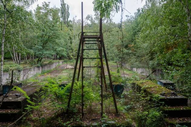 Tourismus Architektur Reisen Militär Vergessene Orte Lost Place 02.09.2023 Königsbrück Sachsen Landkreis Bautzen Ehemaliger Truppenübungsplatz Neues Lager der in Deutschland stationierten sowjetischen Streitkräfte Schwimmanstalt Freibad 3m Sprungturm Vergessene Orte Lost Place Königsbrück Sachsen GER *** Tourism Architecture Travel Military Forgotten Places Lost Place 02 09 2023 Königsbrück Saxony County Bautzen Former Military Training Area New Camp of Soviet Forces Stationed in Germany Swimming Pool Outdoor Pool 3m Diving Tower Forgotten Places Lost Place Königsbrück Saxony GER