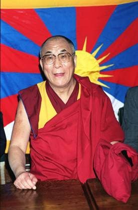 His Holiness The DALAI LAMA (Tenzin Gyatso) Spiritual and Political Leader of Tibet Pictured at the Palace of Westminster during his visit to London. COMPULSORY CREDIT: UPPA Photoshot Photo UDW 016121 A-08 11.05.1999 His Holiness The DALAI LAMA (Tenzin Gyatso) Spiritual and Political Leader of Tibet Pictured at the Palace of Westminster during his visit to London. COMPULSORY CREDIT: UPPA Photoshot Photo UDW 016121 A-08 11.05.1999, Credit: uppa.co.uk Avalon United Kingdom  Copyright: x xuppa.co.ukx xAvalonx 0503546132