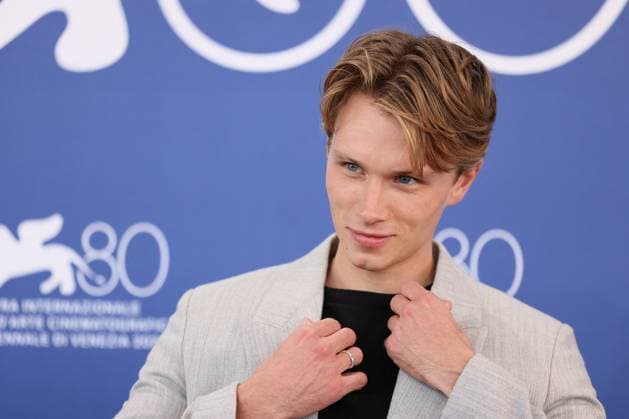 Entertainment Themen der Woche KW36 Entertainment Bilder des Tages Venice - En Attendant La Nuit Photocall Mathias LegoÃ»t-Hammond attends a photocall for En Attendant La Nuit (For Night Will Come) at the 80th Venice International Film Festival on September 06, 2023 in Venice, Italy. Photo by Marco Piovanotto ABACAPRESS:COM Venice Italy  Copyright: xPiovanottoxMarco ABACAx 866518_052 PiovanottoxMarco ABACAx 866518_052