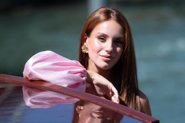 Entertainment Themen der Woche KW36 Entertainment Bilder des Tages Venice Excelsior Arrivals Emily Pallini Emily Pallini arriving at the Excelsior Hotel during the 80th Venice Film Festival (Mostra) in Venice, Italy on September 06, 2023. Photo by Aurore Marechal ABACAPRESS.COM Venice Italy  Copyright: xMarechalxAurore ABACAx 866548_001 MarechalxAurore ABACAx 866548_001