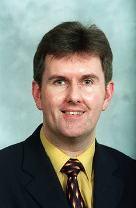 JEFFREY DONALDSON MP Ulster Unionist MP for Lagan Valley COMPULSORY CREDIT: UPPA Photoshot Photo UIW 016754 M-32a 03.11.1999 JEFFREY DONALDSON MP Ulster Unionist MP for Lagan Valley COMPULSORY CREDIT: UPPA Photoshot Photo UIW 016754 M-32a 03.11.1999, Credit:Photoshot Avalon United Kingdom  Copyright: xPhotoshotx xAvalonx 0503746660