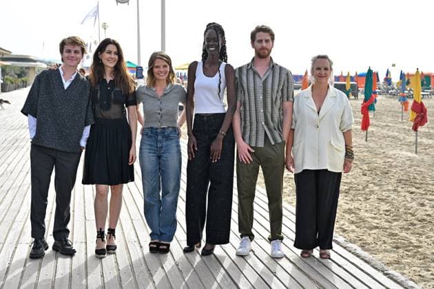 Entertainment Themen der Woche KW36 Entertainment Bilder des Tages 49th Deauville Photocall Revelation Jury Felix Lefebvre, Julia Faure, Melanie Thierry, Ramata Soulaye Sy, Pablo Pauly, Cecile Maistre Chabrol attending the photocall of the Revelation Jury during the 49th Deauville American Film Festival in Deauville, France on September 6, 2023. Photo by Julien Reynaud APS-Medias ABACAPRESS.COM Deauville France  Copyright: xReynaudxJulien APS-Medias ABACAx 866591_044 ReynaudxJulien APS-Medias ABACAx 866591_044