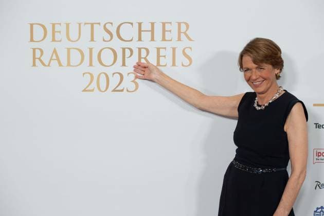Elke BUEDENBENDER, Büdenbender, First Lady, Ehefrau von Frank Walter Steinmeier, Roter Teppich, Red Carpet Show, Ankunft, arrival, Verleihung des Deutschen Radiopreises 2023 in Hamburg am 07.09.2022,
