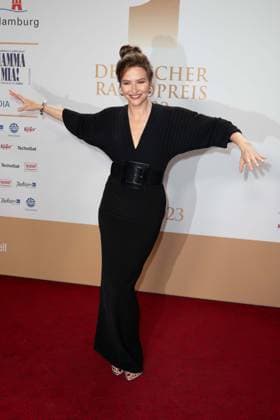 Katrin BAUERFEIND, Moderatorin, Roter Teppich, Red Carpet Show, Ankunft, arrival, Verleihung des Deutschen Radiopreises 2023 in Hamburg am 07.09.2022,
