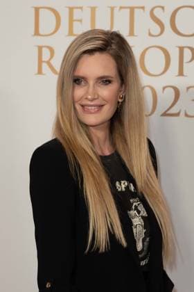 Mirja du MONT, DUMONT, Schauspielerin, Roter Teppich, Red Carpet Show, Ankunft, arrival, Verleihung des Deutschen Radiopreises 2023 in Hamburg am 07.09.2022,