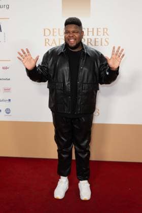Ray DALTON, Musiker, Roter Teppich, Red Carpet Show, Ankunft, arrival, Verleihung des Deutschen Radiopreises 2023 in Hamburg am 07.09.2022,