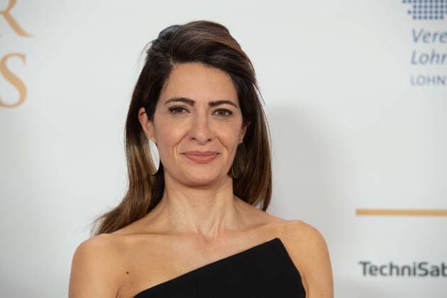 Linda ZERVAKIS, Moderatorin, Roter Teppich, Red Carpet Show, Ankunft, arrival, Verleihung des Deutschen Radiopreises 2023 in Hamburg am 07.09.2022,