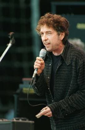 BOB DYLAN American Singer and Songwriter (At the Prince s Trust Masters of Music Concert in Hyde Park) COMPULSORY CREDIT: UPPA Photoshot Photo UIW 011758 C-18 29.06.1996 BOB DYLAN American Singer and Songwriter (At the Prince s Trust Masters of Music Concert in Hyde Park) COMPULSORY CREDIT: Starstock Photoshot Photo UIW 011758 C-18 29.06.1996, Credit:Photoshot Avalon United Kingdom  Copyright: xPhotoshotx xAvalonx 0506361880