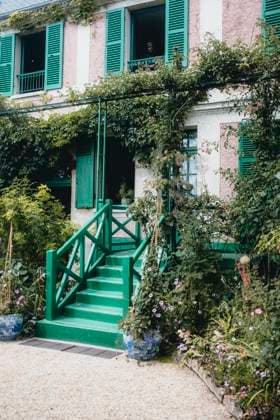 Paris 2023 Travel Bilder Giverny, 6.07.23: Ehemaliges Haus und Garten von dem Maler und Künstler Claude Monet. *** Paris 2023 Travel pictures Giverny, 6 07 23 Former house and garden of the painter and artist Claude Monet