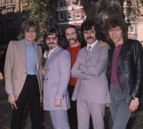 THE MOODY BLUES British Pop Group Left to Right: JUSTIN HAYWARD; GRAEME EDGE; MIKE PINDER; RAY THOMAS and JOHN LODGE COMPULSORY CREDIT: UPPA Photoshot Photo CAH 017753 23.10.1969 THE MOODY BLUES British Pop Group Left to Right: JUSTIN HAYWARD; GRAEME EDGE; MIKE PINDER; RAY THOMAS and JOHN LODGE COMPULSORY CREDIT: Starstock Photoshot Photo CAH 017753 23.10.1969, Credit:Photoshot Avalon United Kingdom  Copyright: xPhotoshotx xAvalonx 0506395605