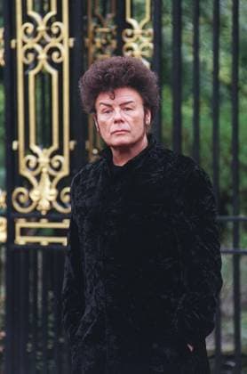 GARY GLITTER British Glam Rock Star Seen facing the press after his release from prison on child pornography charges. COMPULSORY CREDIT: UPPA Photoshot Photo UDW 016952 B-08a 11.01.2000 GARY GLITTER British Glam Rock Star Seen facing the press after his release from prison on child pornography charges. COMPULSORY CREDIT: Starstock Photoshot Photo UDW 016952 B-08a 11.01.2000, Credit:Photoshot Avalon United Kingdom  Copyright: xPhotoshotx xAvalonx 0506396623