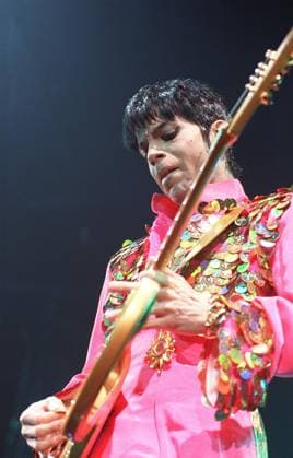 PRINCE (Artiste Formerly Known as Prince) American Rock Musician In concert at Wembley Arena COMPULSORY CREDIT: UPPA Photoshot Photo UIW 009185 A-01 08.03.1995 PRINCE (Artiste Formerly Known as Prince) American Rock Musician In concert at Wembley Arena COMPULSORY CREDIT: Starstock Photoshot Photo UIW 009185 A-01 08.03.1995, Credit:Photoshot Avalon United Kingdom  Copyright: xPhotoshotx xAvalonx 0506401973