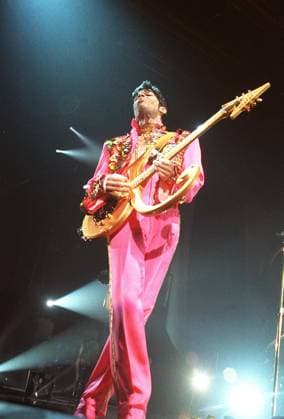 PRINCE (Artiste Formerly Known as Prince) American Rock Musician In concert at Wembley Arena COMPULSORY CREDIT: UPPA Photoshot Photo UIW 009185 B-14 08.03.1995 PRINCE (Artiste Formerly Known as Prince) American Rock Musician In concert at Wembley Arena COMPULSORY CREDIT: Starstock Photoshot Photo UIW 009185 B-14 08.03.1995, Credit:Photoshot Avalon United Kingdom  Copyright: xPhotoshotx xAvalonx 0506402025