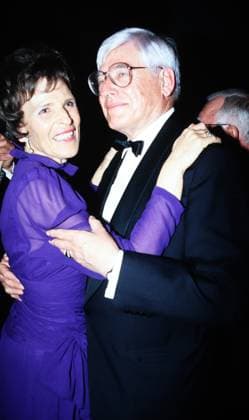 Christian Schwarz Schilling, deutscher Politiker und Unternehmer, bem Tanz mit Ehefrau Marie Luise auf einer Abendveranstaltung, Deutschland um 1992. Copyright: HartwigxValdmanis Nur redaktionelle Nutzung. Editorial usage only. VAL_7205000511