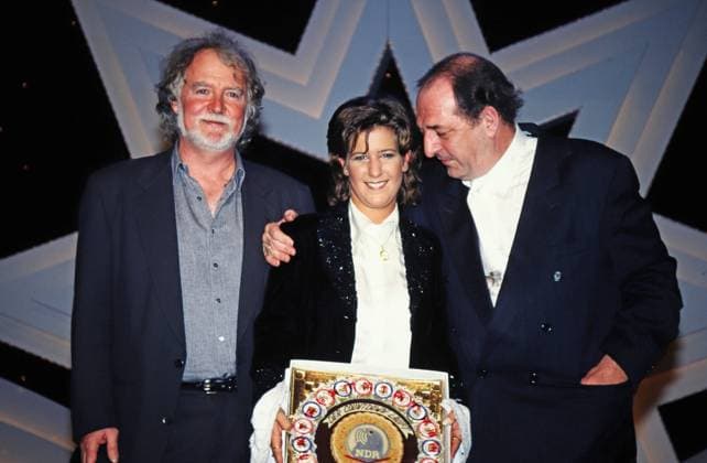 Bianca Shomburg, deutsche Sängerin, mit Komponist Ralph Siegel, NDR Auftritt in der Sendung: Der Countdown läuft, deutscher Vorentscheid: Eurovision Song Contest 1997, mit dem Lied: Zeit, von Liedtexter Bernd Meinunger, links. Copyright: HartwigxValdmanis Nur redaktionelle Nutzung. Editorial usage only. VAL_7205002826