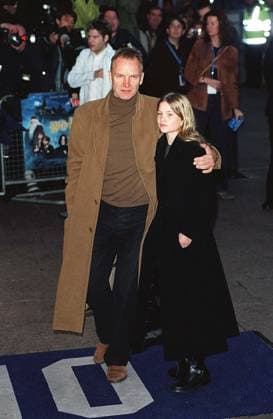 STING British Pop Musician and Actor with his daughter COCO Attending the world premiere of the film Harry Potter and the Philosopher s Stone in London COMPULSORY CREDIT: UPPA Photoshot Photo UGL 018763 K-09 04.11.2001 STING British Pop Musician and Actor with his daughter COCO Attending the world premiere of the film Harry Potter and the Philosopher s Stone in London COMPULSORY CREDIT: Starstock Photoshot Photo UGL 018763 K-09 04.11.2001, Credit:Photoshot Avalon United Kingdom  Copyright: xPhotoshotx xAvalonx 0506425508