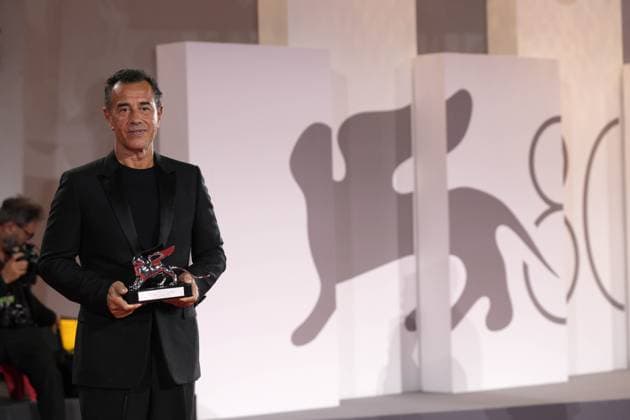 Foto IPP Daniele Cifala™ Venezia 09 09 2023 Winners Photocall - The 80th Venice International Film Festival nella foto il regista Matteo Garrone vincitore del Leone d argento per la miglior regia Italy Photo Press - World Copyright