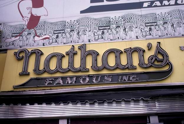 NOT_403872 NATHANS FAMOUS CONEY ISLAND.......... NOT_403872 NATHANS FAMOUS CONEY ISLAND BROOKLY, NEW YORK CITY HOT DOG, Credit:Norman Owen Tomalin Avalon  Copyright: xNormanxOwenxTomalinx xAvalonx 0507626052