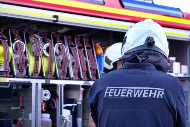 Feuerwehr und Notarzt, Symbolfotos Feuerwehr- Feuerwehr in verschiedenen Bildern und Aktionen in Deutschland Feuerwehr-Feuerwehr in Deutschland *** fire department fire department in different pictures and actions in germany fire department fire department in germany