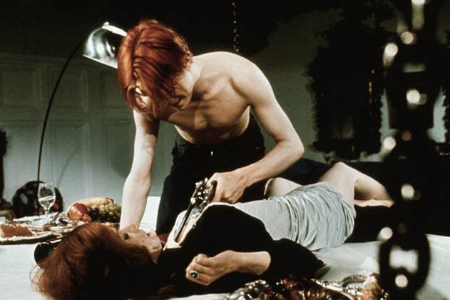 David Bowie, Candy Clark, The Man Who Fell to Earth (1976). Photo credit: British Lion Films (File Reference 34580-069THA)  Copyright: xx 34408-755THA The Hollywood Archi