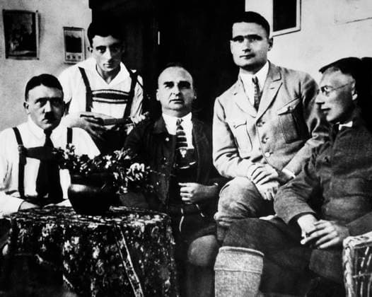 Adolf Hitler with Emil Maurice, Herman Kriebel, Rudolf Hess & Friedrich Weber, 1925  Copyright: xABxArchivex jtv001985