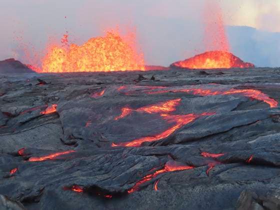 Creative Highlights World September 11, 2023, Kilauea, HI, United States: A magma fountain spews out of the a vent in the Kilauea volcano caldera as it erupts at Hawaii Volcanoes National Park, September 11, 2023 in Kilauea, Hawaii. The volcano, one of the most active on earth began erupting after a two-month-long pause. Kilauea United States - ZUMAp138 20230911_zaa_p138_052 Copyright: xJohannexSchmith Usgsx