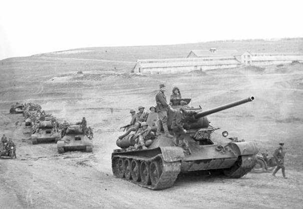 Great Patriotic War 5595684 05.04.1944 The Great Patriotic War of June 22, 1941 to May 9, 1945. Tanks on the march Olga Lander Sputnik Ð?Ð ÐµÑÑÐºÐ°Ñ Ð¾Ð±Ð»Ð°ÑÑ?Ña Ukraine  Copyright: xOlgaxLanderx