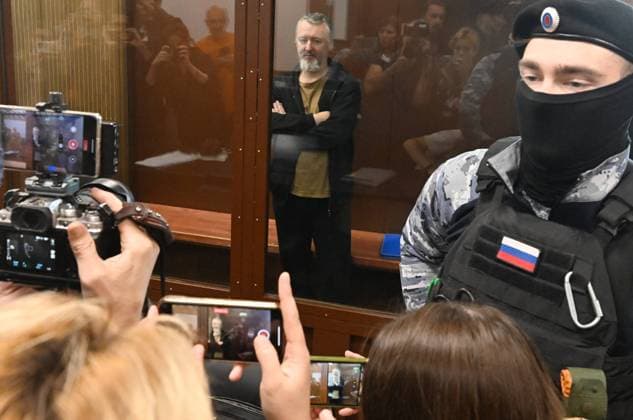 Russia Strelkov Extremism Trial 8515999 12.09.2023 Former Defence Minister of the Donetsk People s Republic (DPR) Igor Strelkov (Girkin), accused of making public calls to conduct extremist activities online, sits inside a defendant s glass cage during a hearing on extending his arrest at the Meshchansky District Court in Moscow, Russia. Stanislav Krasilnikov Sputnik Moscow Russia  Copyright: xStanislavxKrasilnikovx
