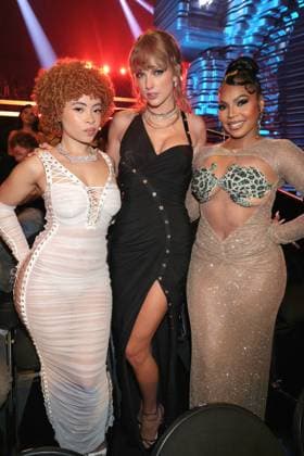 NEWARK, NJ - SEPTEMBER 12: Ice Spice, Taylor Swift and Ashanti at the 2023 MTV Video Music Awards at Prudential Center on September 12, 2023 in Newark, New Jersey. Copyright: xWalikxGoshornx