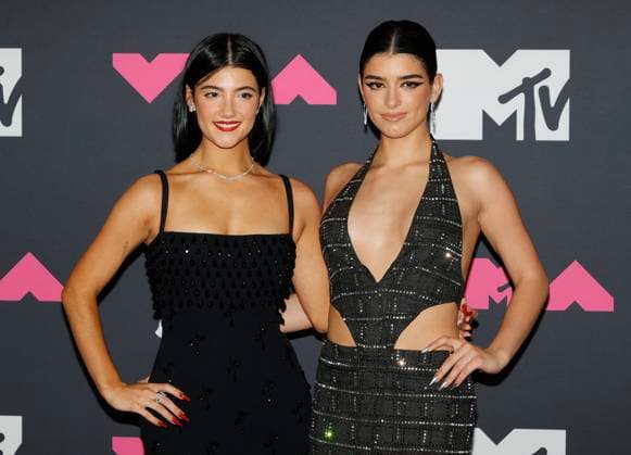 Charli and Dixie D Amelio arrive in the press room at the 2023 MTV Video Music Awards VMA s at the Prudential Center in Newark, NJ on Tuesday, September 12, 2023.  NYP20230912808 JASONxSZENES